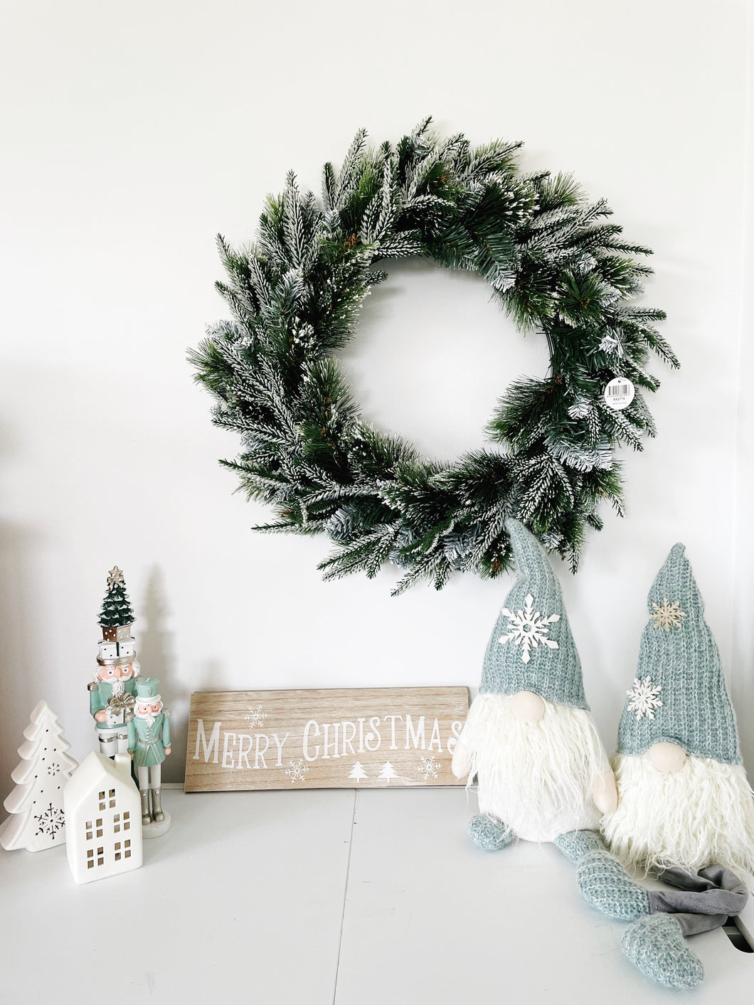 Pine Wreath with Snow